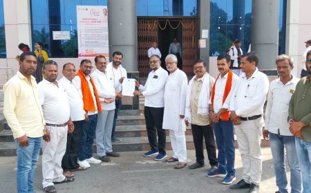 छह साल की मासूम से दरिंदगी के खिलाफ गूंजा सूरजपुर,सर्व यादव समाज ने दोषी को फांसी देने, न्यायिक जांच और पीड़ित परिवार को 50 लाख मुआवजा देने की मांग  कहा – अगर जल्द कार्रवाई नहीं हुई तो होगा उग्र आंदोलन