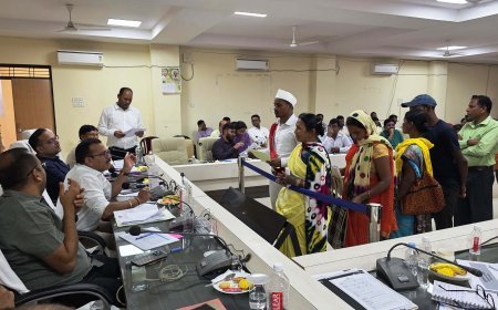 कलेक्टर ने जनदर्शन में ग्रामीणों की सुनीं समस्याएं, किसान दंपति के धान राशि प्रदाय करने के मामले में तत्काल दिए निर्देश