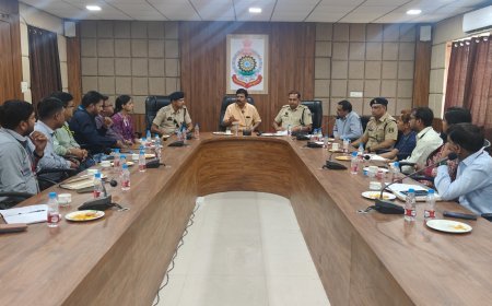 साइबर ठगी पर पुलिस का बड़ा एक्शन प्लान: डीआईजी-एसएसपी सूरजपुर की अगुवाई में बैंक प्रबंधकों के साथ बनाई ठोस रणनीति