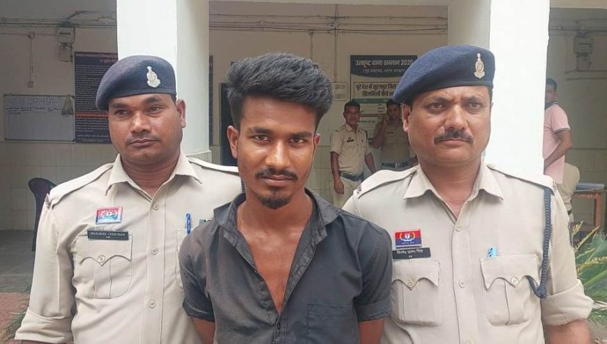 रात्रि गश्त में मुस्तैदी दिखाकर सूरजपुर पुलिस ने टाली बड़ी वारदात,बैंक में चोरी की नीयत से घुसे युवक को रंगेहाथ पकड़ा, डीआईजी ने गश्ती जवानों को दिया इनाम