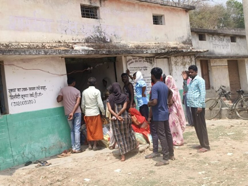 झिरमिटी में करंट से झुलसे तीन लोग: पीडीएस भवन की लापरवाही ने मचाया हड़कंप, ग्रामीणों में आक्रोश