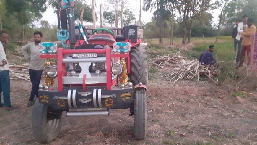 मजदूर की मौत के बाद हरकत में जिला प्रशासन: गजाधरपुर में नीलगिरि के पेड़ों की अवैध कटाई पर कार्रवाई, ट्रैक्टर जब्त, चालक फरार