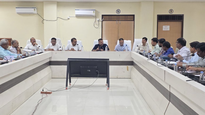 आदिवासी भूमि की हिफाजत के लिए कलेक्टर का सख्त रुख: पावर ऑफ अटॉर्नी के मामलों में होगी जांच, ऑनलाइन होगी कोर्ट की सुनवाई