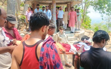 रामगढ़ पहाड़ी पर बड़ा हादसा टला: दर्शन के दौरान  बच्ची फिसली, रेस्क्यू कर सुरक्षित निकाला गया