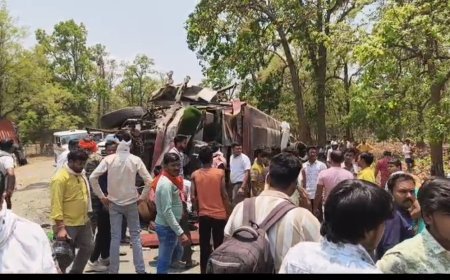 बड़ा हादसा: ट्रक को ओवरटेक करने में पलटी यात्री बस, 10 से अधिक घायल, रेस्क्यू कर दों लोगों को निकाला बाहर