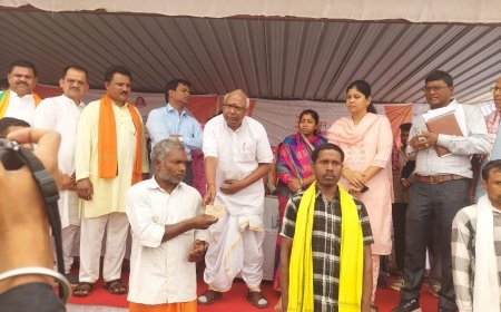 सुशासन तिहार 2025: करवां में विशाल समाधान शिविर, 4580 आवेदनों का रिकॉर्ड निराकरण, किसानों को मिला योजनाओं का लाभ