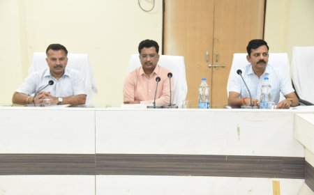 जनजातीय विकास हमारी प्राथमिकता, मेधावियों का सम्मान हमारा गर्व': प्रमुख सचिव बोरा