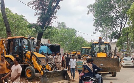 बसदेई चौक पर प्रशासन का बुलडोजर एक्शन, करीब 21 अतिक्रमण पर कार्यवाही, प्रभावित परिवारों का छलका दर्द