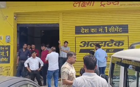लक्ष्मी ट्रेडर्स पर जीएसटी का छापा, टैक्स चोरी के आरोप में दस्तावेजों की जांच, व्यापारी संघ का विरोध प्रदर्शन