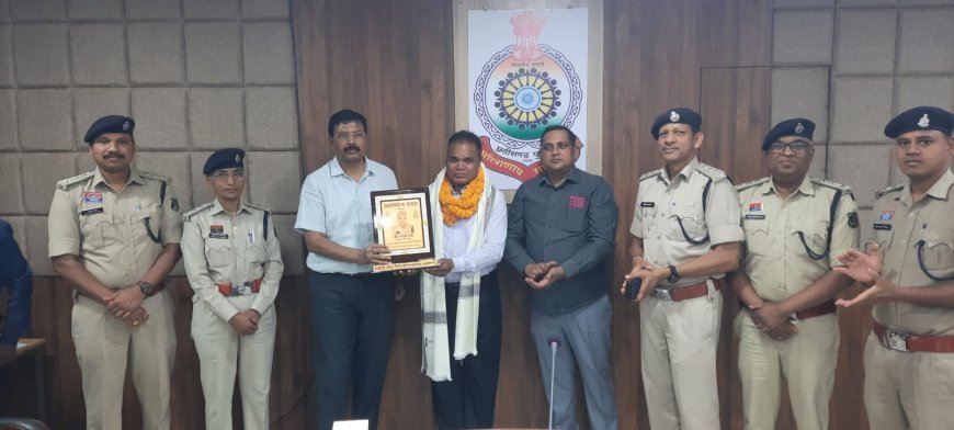39 साल की निष्ठा को सलाम: एएसआई रामजी राम भगत सेवानिवृत्त एसएसपी ने दी भावभीनी विदाई