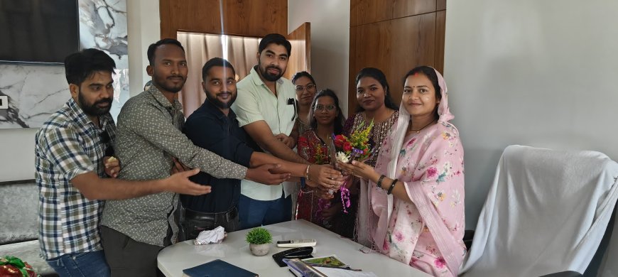 2621 बीएड शिक्षकों को न्याय, सम्मान और भविष्य की रौशनी; समायोजन से छलके भावुक लम्हे, मंत्री लक्ष्मी राजवाड़े ने मिठाई खिलाकर दी शुभकामनाएं