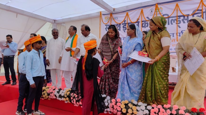 महामाया खदान ने बदली 86 परिवारों की तकदीर, कैबिनेट मंत्री ने सौंपे नियुक्ति पत्र,“रोजगार से ही घरों में आती है खुशहाली”—श्रीमती लक्ष्मी राजवाड़े कैबिनेट मंत्री