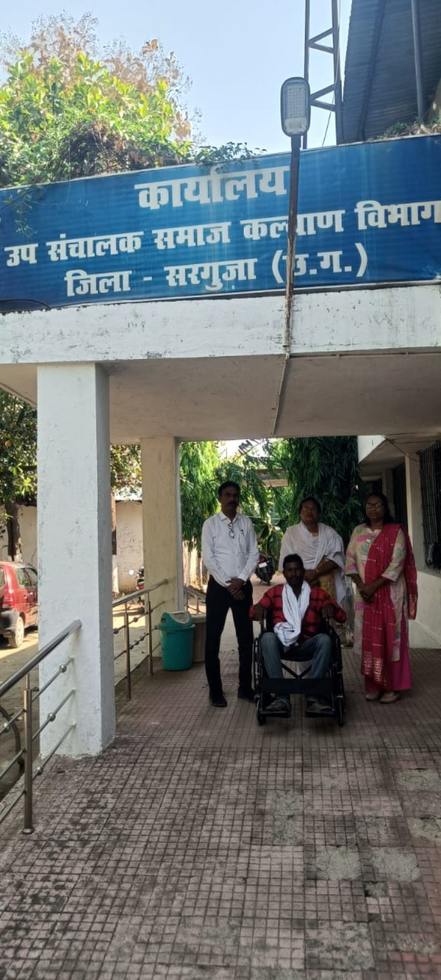 दिव्यांगता नहीं बनेगी अब बाधा, सुशासन तिहार बना सहारा व्हीलचेयर मिली तो बोले रेमशन – "अब मैं दूसरों पर बोझ नहीं, खुद अपने पैरों पर खड़ा हूं"