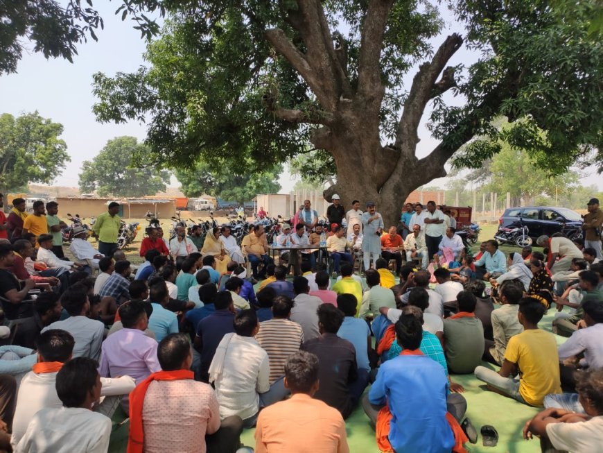 भास्करपारा खदान में जिला पंचायत सदस्य की चौपाल:ग्रामीणों की समस्याओं का सार्थक समाधान