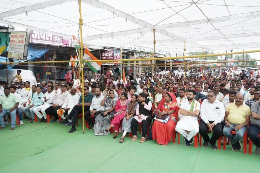 सूरजपुर में कांग्रेस की ‘संविधान बचाओ रैली’ : टी.एस. सिंहदेव बोले- संविधान बदलना देशवासियों के साथ अन्याय