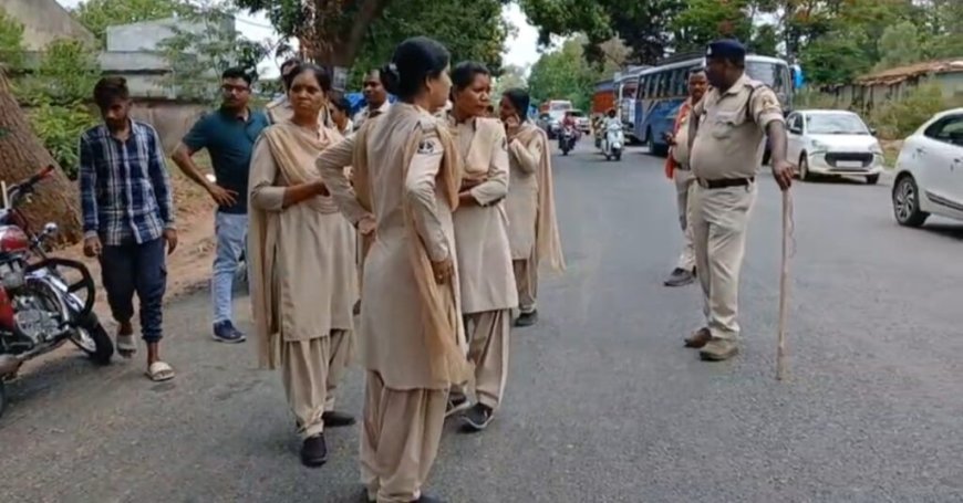 अम्बिकापुर-मनेंद्रगढ़ मार्ग पर चक्काजाम: शासकीय भूमि पर अवैध कब्जे के खिलाफ नागरिकों का हंगामा, प्रशासन ने तीन दिन में कार्रवाई का दिया भरोसा