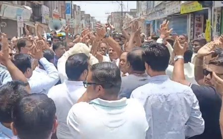 जीएसटी कार्रवाई के खिलाफ व्यापारियों का हंगामा, नगर बंद को मिला व्यापक समर्थन