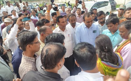 शिक्षा विभाग की साख दांव पर: डीईओ की धांधली से शिक्षक आक्रोशित, मंत्री से लगाई न्याय की गुहार तो दिया जांच का आश्वासन