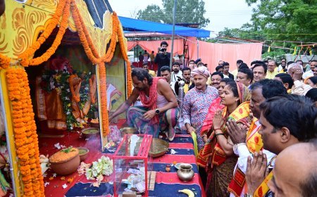 विश्रामपुर में भगवान श्रीजगन्नाथ की रथ यात्रा में उमड़ा श्रद्धा का सैलाब,मंत्री श्रीमती लक्ष्मी राजवाड़े ने रथ खींचकर की पूजा, बोलीं- यह पर्व सामाजिक एकता का प्रतीक