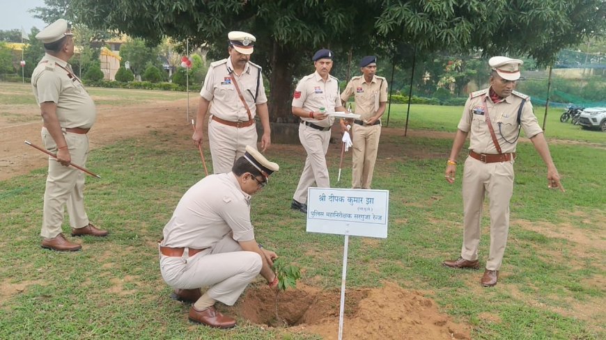 सूरजपुर में पुलिस महानिरीक्षक का कड़ा रुख: वार्षिक निरीक्षण में लापरवाही पर फटकार, उत्कृष्ट जवानों को पुरस्कार