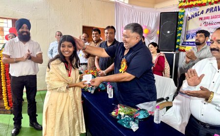 स्वामी आत्मानंद स्कूल, लखनपुर में शाला प्रवेश उत्सव: विधायक राजेश अग्रवाल ने बच्चों को दी शुभकामनाएं, किया वृक्षारोपण