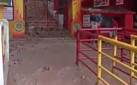 मां बागेश्वरी कुदरगढ़ धाम में बारिश का कहर, जलमग्न हुआ पवित्र स्थल, श्रद्धालुओं के प्रवेश पर रोक