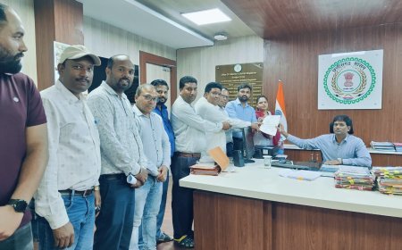 कबीरधाम कलेक्टर के अमर्यादित व्यवहार पर भड़का कर्मचारी अधिकारी फेडरेशन, मुख्यमंत्री के नाम सौंपा ज्ञापन