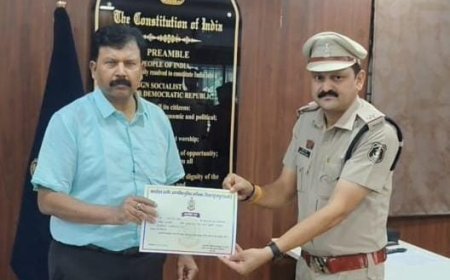 नशा मुक्ति पखवाड़ा में उत्कृष्ट कार्य के लिए चौकी प्रभारी संतोष सिंह सम्मानित