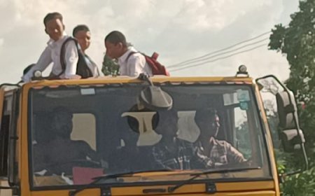 बालू लदे मिनी हाइवा में स्कूली बच्चों को बैठाने पर 22 हजार का जुर्माना, वाहन मालिक को सख्त हिदायत