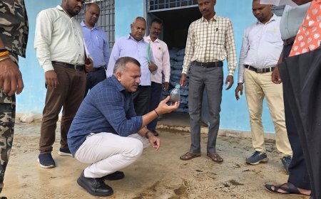 कलेक्टर का खाद-बीज वितरण केंद्रों पर छापा, सहकारी बैंक की व्यवस्था भी जांची,किसानों को समय पर खाद-बीज सुनिश्चित करने के कड़े निर्देश, गुणवत्ता पर विशेष जोर