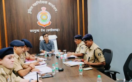 अनियमित वित्तीय कंपनियों, गौ तस्करी और सड़क दुर्घटनाओं पर सरगुजा रेंज पुलिस की सख्ती: आईजी आईपीएस दीपक झा ने दिए कड़े निर्देश