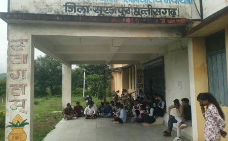 पंडित रविशंकर त्रिपाठी महाविद्यालय में प्राचार्य नियुक्ति पर हंगामा बरकरार: तीसरे दिन भी छात्रों का धरना जारी, चक्का जाम की चेतावनी