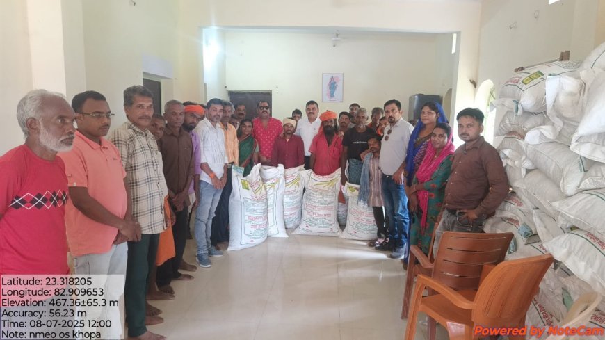 सूरजपुर में किसानों को मिला फसल बीमा का लाभ, 50 एकड़ में बांटा गया प्रमाणित मूंगफली बीज