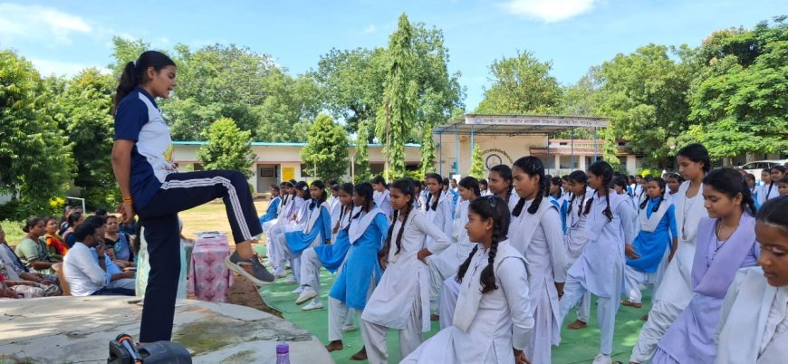बालिकाओं को आत्मरक्षा का गुर, कानूनी जागरूकता से बढ़ा आत्मविश्वास
