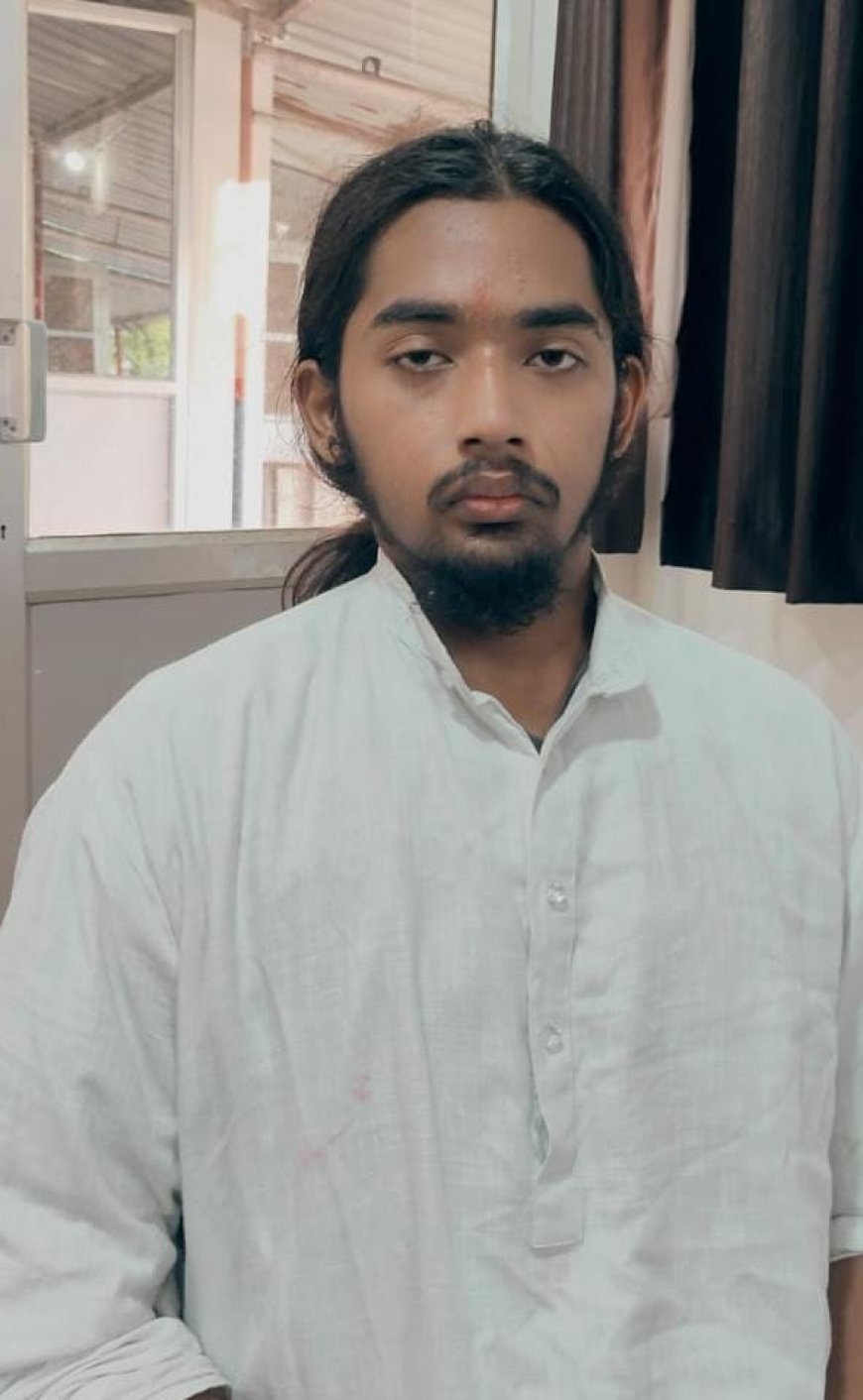 हथियार लहराकर दहशत फैलाने वाला गिरफ्तार, 1 कटार व 5 तलवारें बरामद