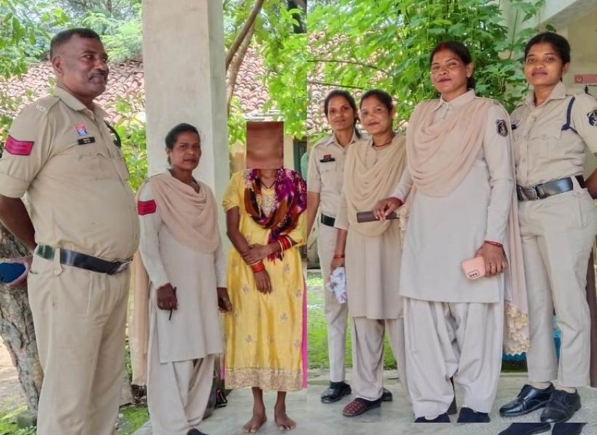 सूरजपुर पुलिस की महिला रक्षा टीम की मुस्तैदी, गुमशुदा महिला को परिजनों से मिलाया