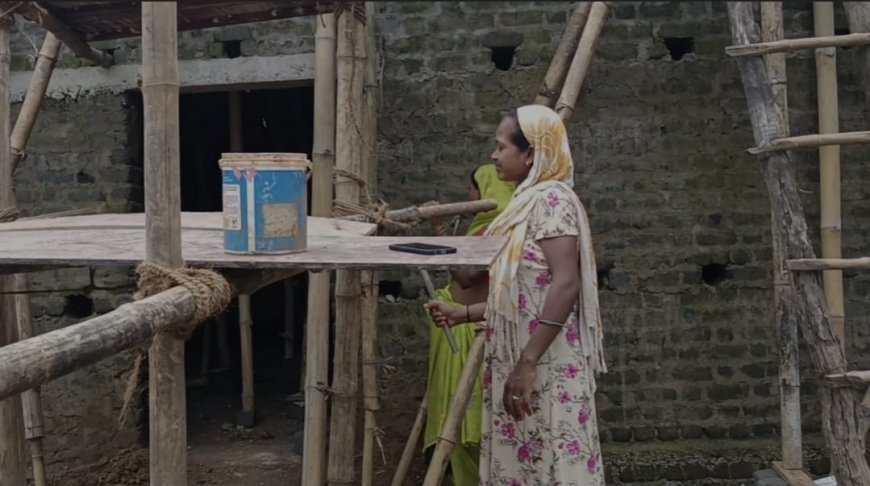 पहाड़ी कोरवा महिलाओं को आत्मनिर्भरता की नई उड़ान: सैंटरिंग प्लेट और मिक्सर मशीन से बदली जिंदगी