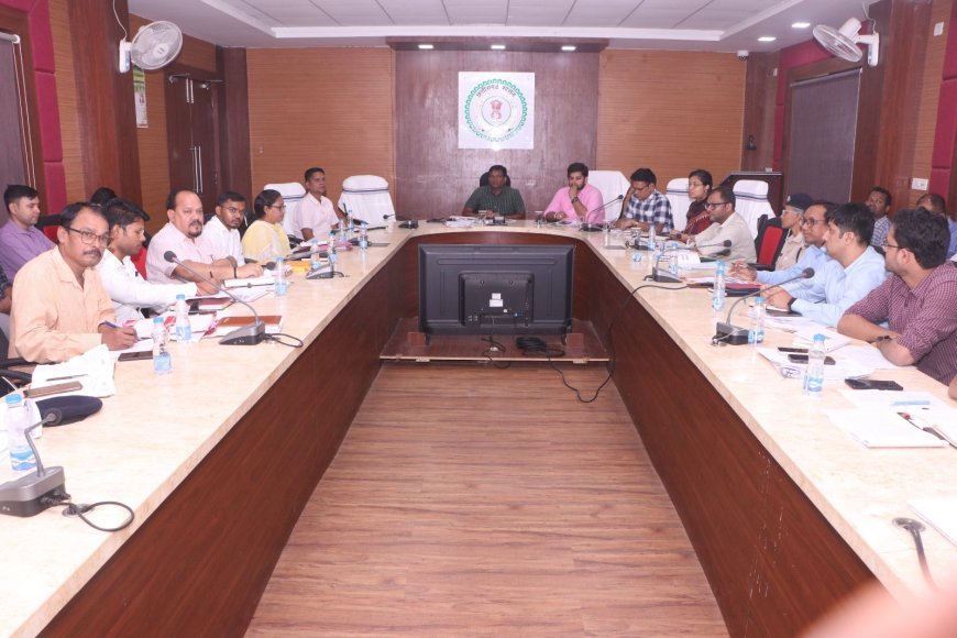 प्रशासनिक कार्यों में क्रांति ई-ऑफिस लागू करने के कलेक्टर के कड़े निर्देश, समय-सीमा बैठक में पारदर्शिता और दक्षता बढ़ाने पर मंथन