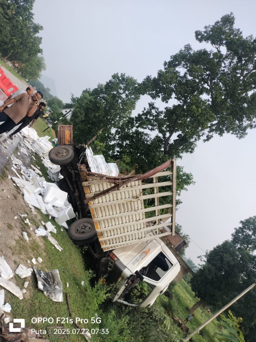 खड़ी स्वराज माजदा को बस ने मारी टक्कर, चालक की दर्दनाक मौत