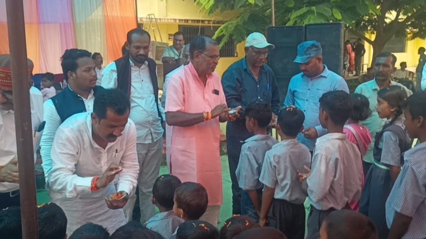 बड़सरा संकुल में धूमधाम से मना शाला प्रवेश उत्सव, 188 नवप्रवेशी विद्यार्थियों का तिलक लगाकर स्वागत, 23 टॉपर सम्मानित