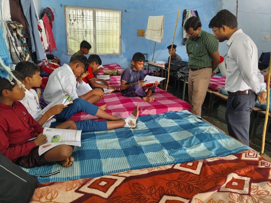 कलेक्टर ने लिया छात्रावासों और स्वास्थ्य केंद्रों का जायजा, मौसमी बीमारियों से बचाव हेतु तैयारियां चाक चौबंद रखने का दिया निर्देश