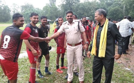 नशे के खिलाफ जागरूकता के लिए पुलिस ने रचाया खेल का मैदान,फुटबॉल प्रतियोगिता के जरिए युवाओं को नशे से दूर रहने का संदेश