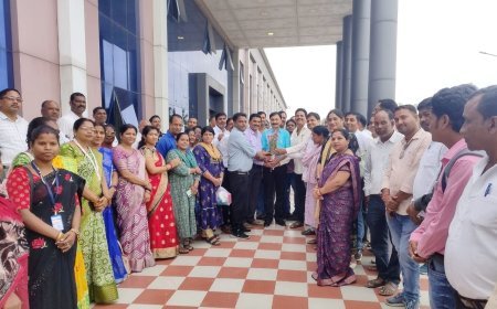 सूरजपुर में नये जिला शिक्षा अधिकारी अजय मिश्रा का भव्य स्वागत, शिक्षकों ने जताया भरोसा