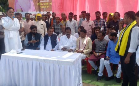 गन्ना किसानों की हक की जंग में गरजे पूर्व मंत्री अमरजीत भगत, शक्कर कारखाना में तालाबंदी-धरने को मिला जोरदार समर्थन