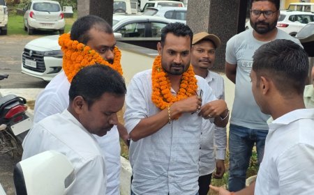 सूरजपुर में कामगार कांग्रेस की बैठक: 13 सितंबर को दुर्ग में कार्यकर्ता सम्मेलन की तैयारी, श्रमिक हित में प्रस्ताव मांगा