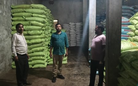 अवैध खाद पर प्रशासन का शिकंजा कसा, 2 पिकअप में 100 बोरी यूरिया जब्त, दुकानों पर छापेमारी; ज्यादा दाम वसूलने वालों पर FIR की तलवार