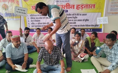 एनएचएम कर्मचारियों का गुस्सा फूटा: 11वें दिन मुंडन, कल 'मोदी की गारंटी खोज' रैली