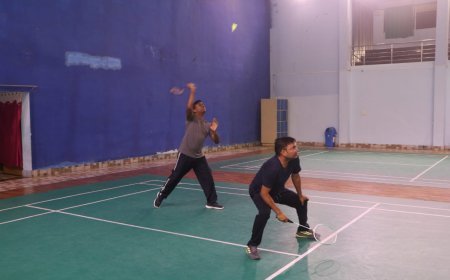 पुलिस की जोड़ी ने रैकेट से मचाया धमाल, सद्भावना बैडमिंटन टूर्नामेंट में झटका खिताब