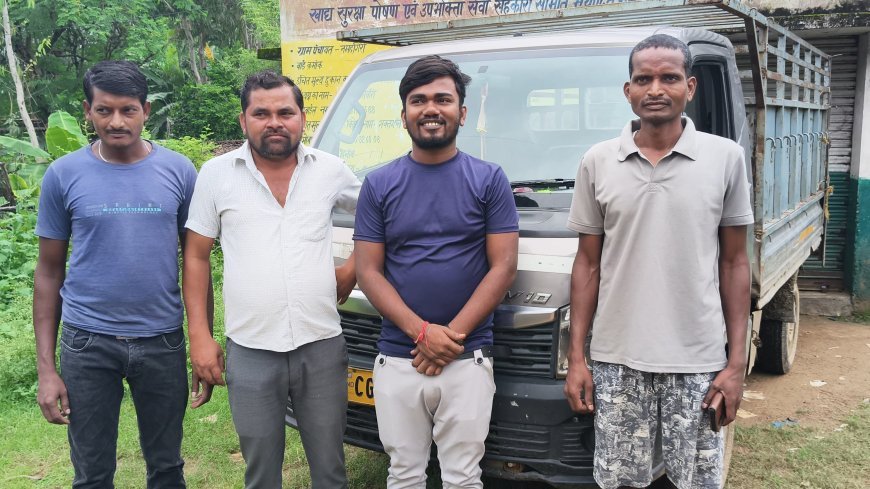 पीडीएस राशन दुकान की कालाबाजारी आई पकड़ में, ग्रामीणों ने रंगे हाथों दबोचा वापस लौटा दुकान