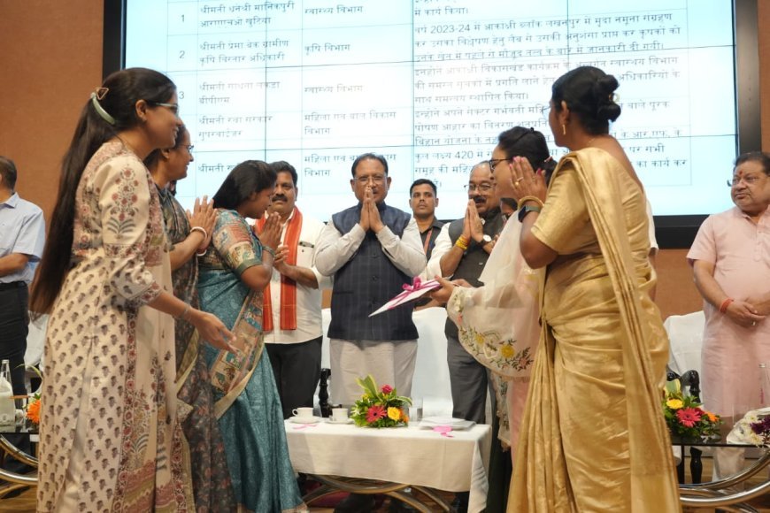 लखनपुर विकासखंड को रजत पदक: आकांक्षी कार्यक्रम में उत्कृष्ट प्रदर्शन